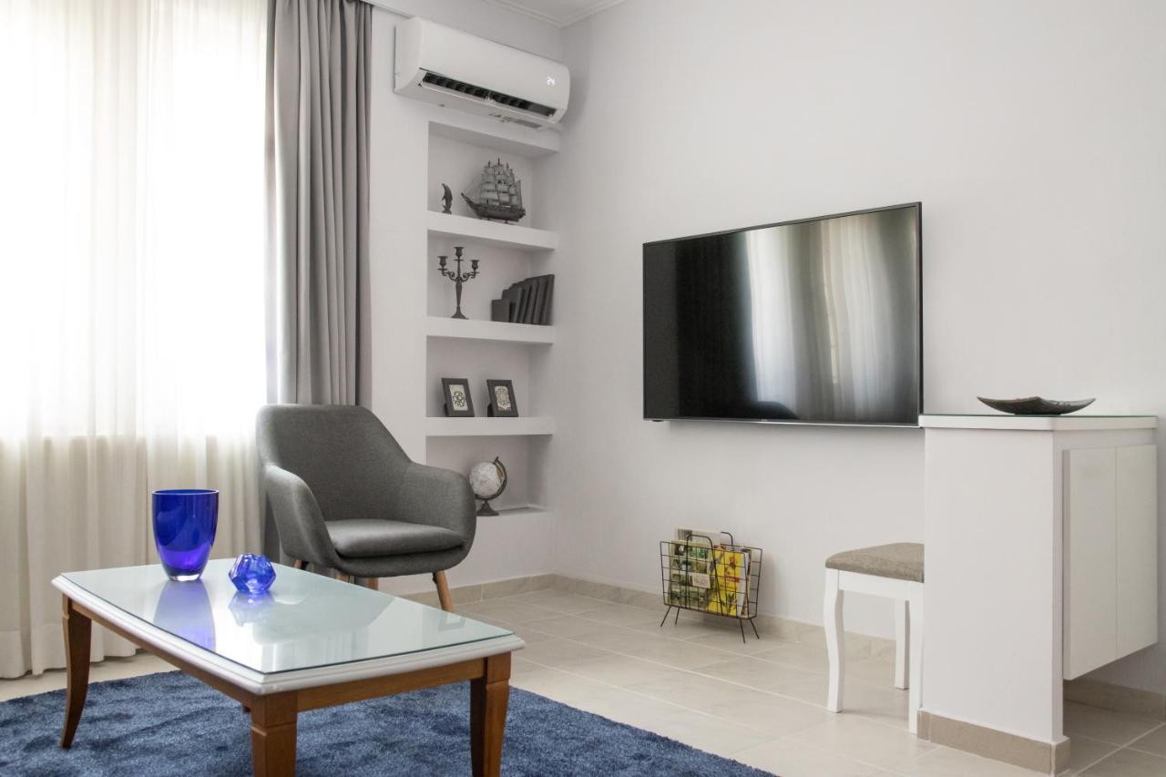 Mystique Apartment Комотини Екстериор снимка